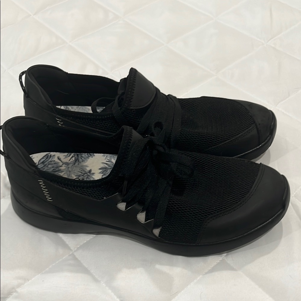 EUC Alegria Black Shoes with Floral Pattern Size 41 (10.5. -11) - Picture 4 of 5